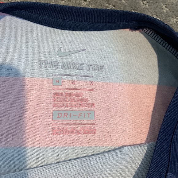 Nike Dri-Fit sports shirt - Picture 5 of 5
